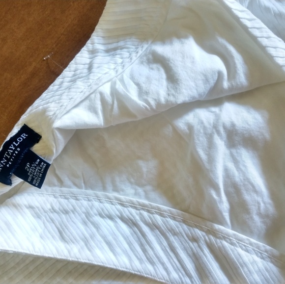 Ann Taylor - Picture 3 of 6